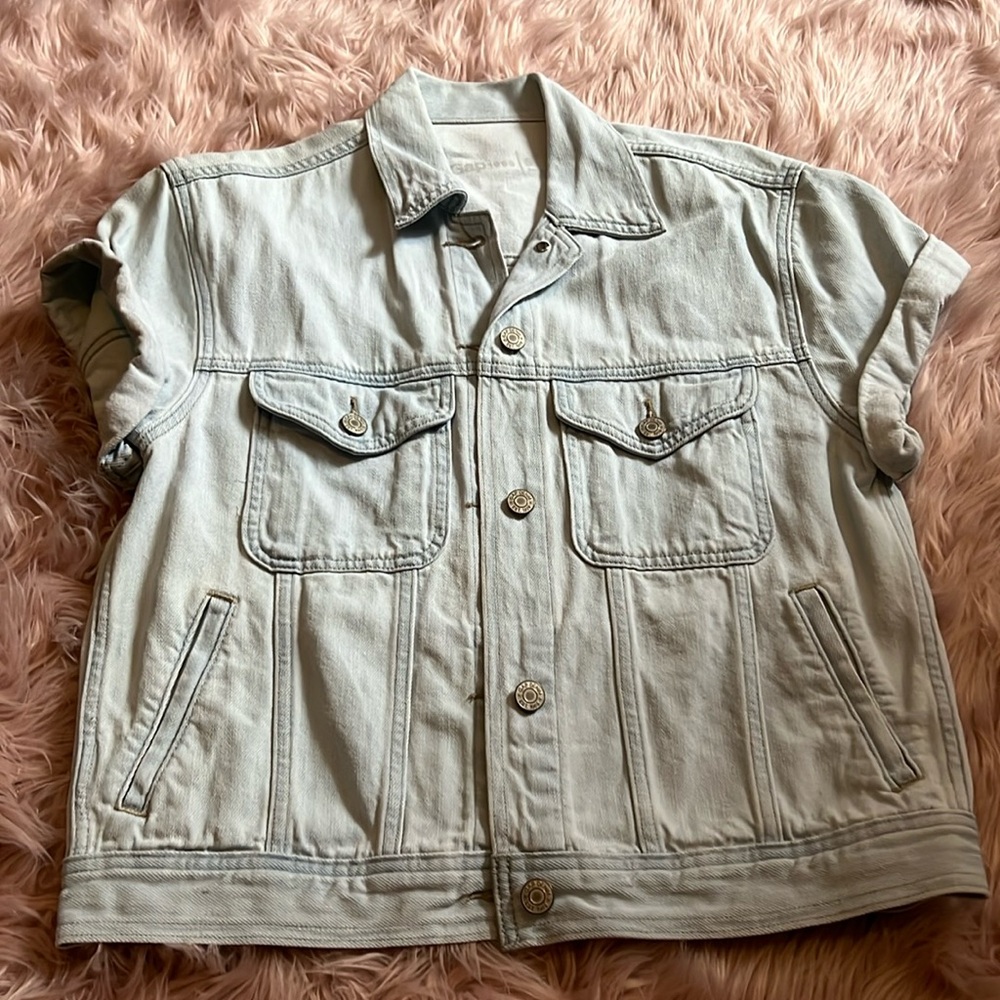 Gap Short-Sleeved Vest/Jacket